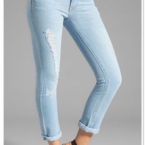 NEW: DL1961 light blue distressed jeans